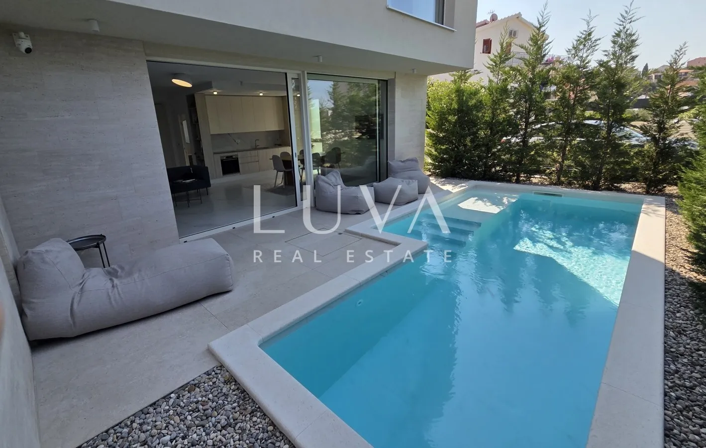 Trogir, Seget Vranjica, house 200m2 with pool by the sea