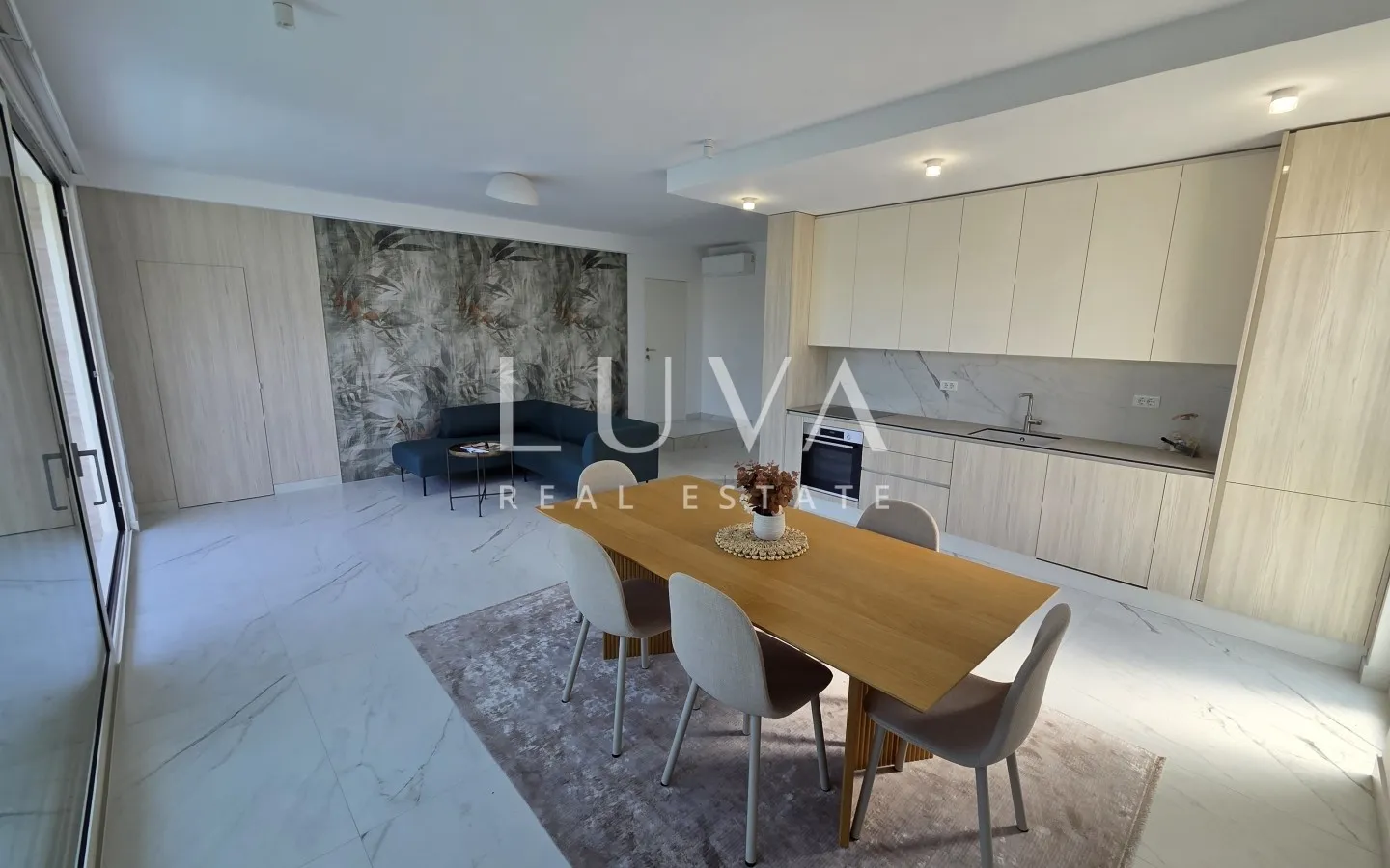 Trogir, Seget Vranjica, house 200m2 with pool by the sea