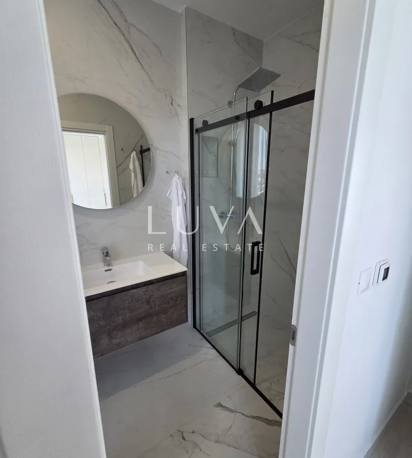 Trogir, Seget Vranjica, house 200m2 with pool by the sea
