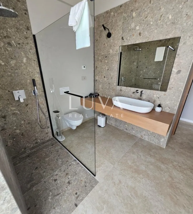 Poreč, Vabriga, 206 m² house with pool for sale