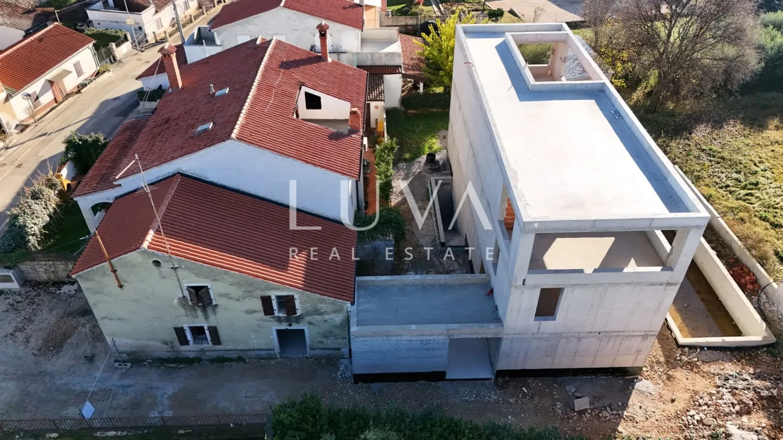 Istria, Poreč, modern house with a pool and a cinema hall, 398.10 m²
