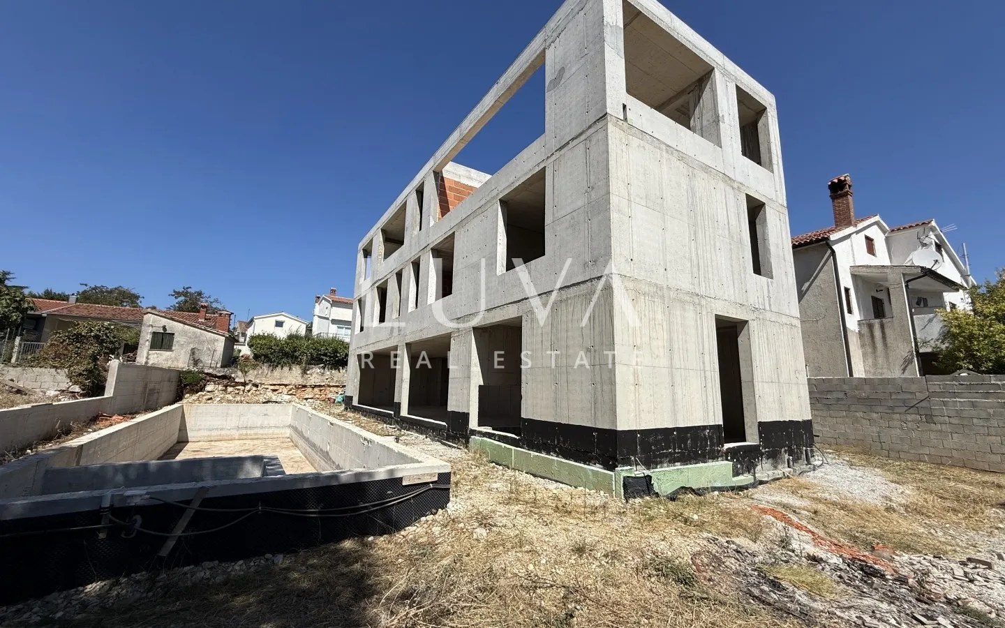 Istria, Poreč, modern house with a pool and a cinema hall, 398.10 m²