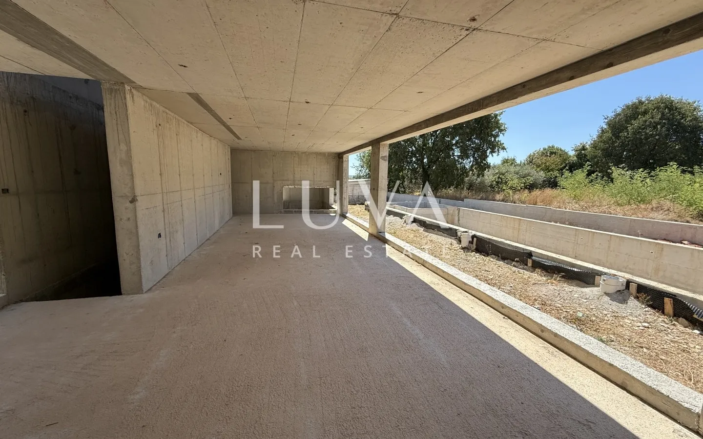 Istria, Poreč, modern house with a pool and a cinema hall, 398.10 m²