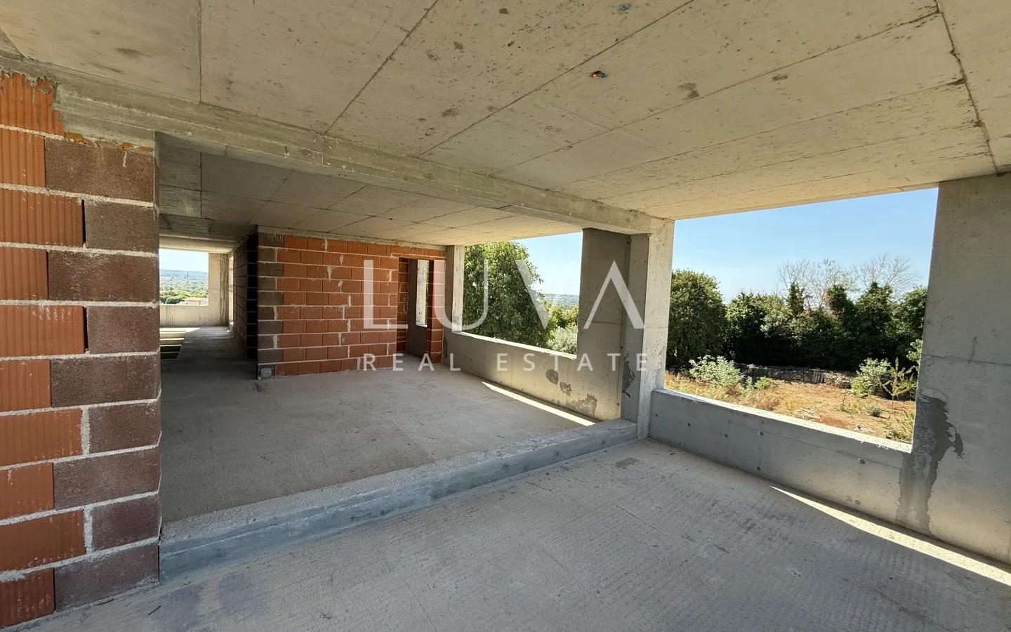 Istria, Poreč, modern house with a pool and a cinema hall, 398.10 m²