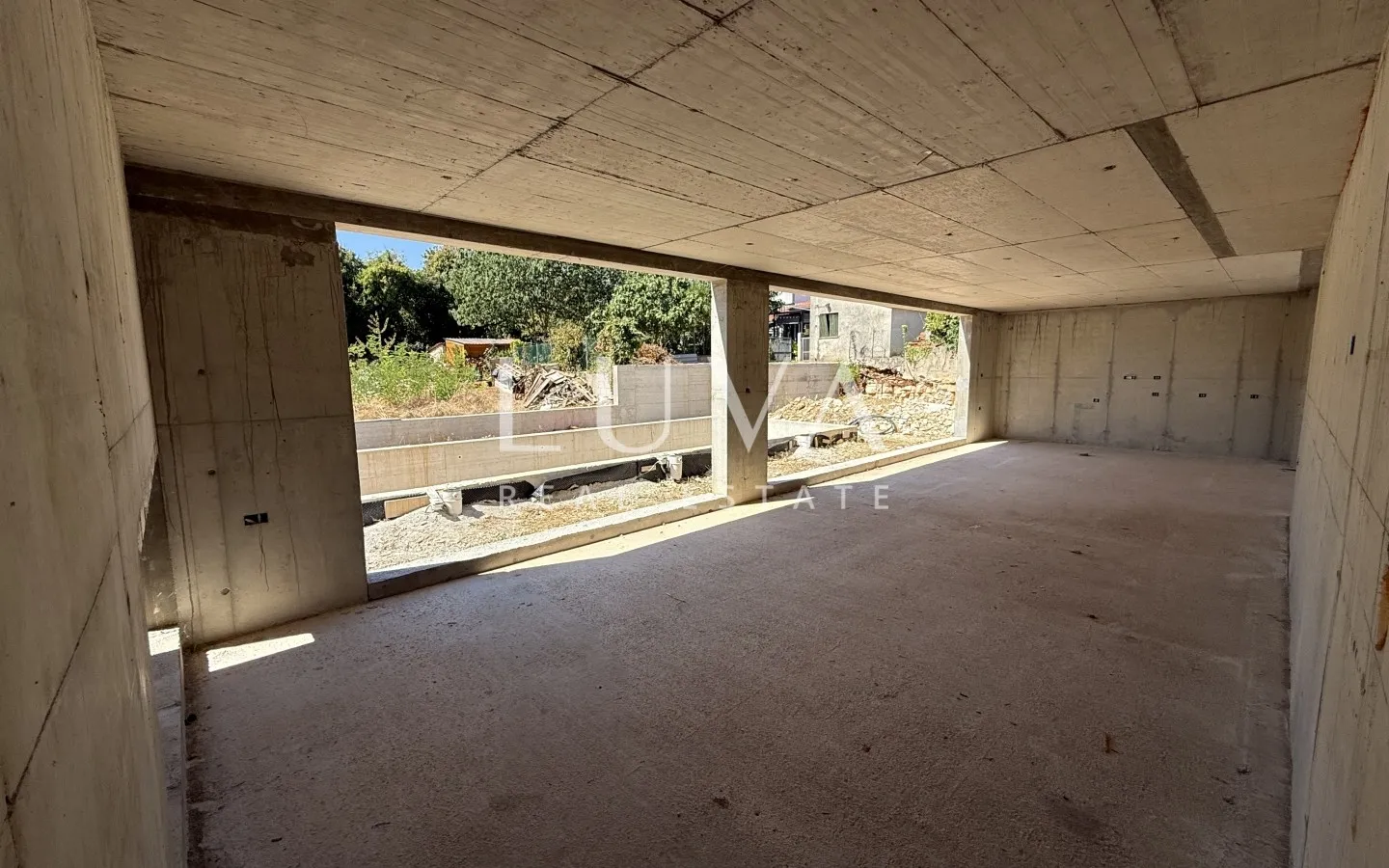 Istria, Poreč, modern house with a pool and a cinema hall, 398.10 m²