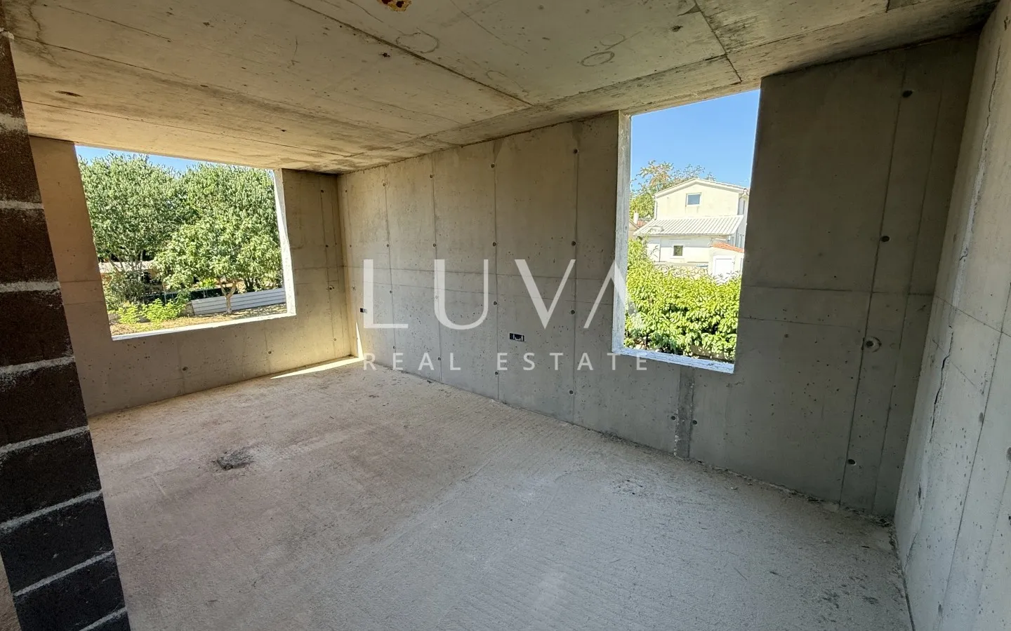Istria, Poreč, modern house with a pool and a cinema hall, 398.10 m²
