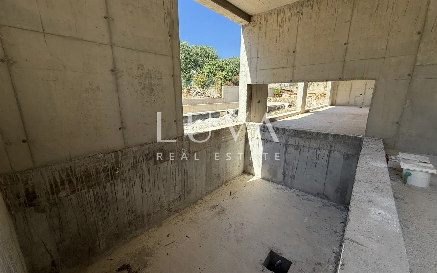 Istria, Poreč, modern house with a pool and a cinema hall, 398.10 m²