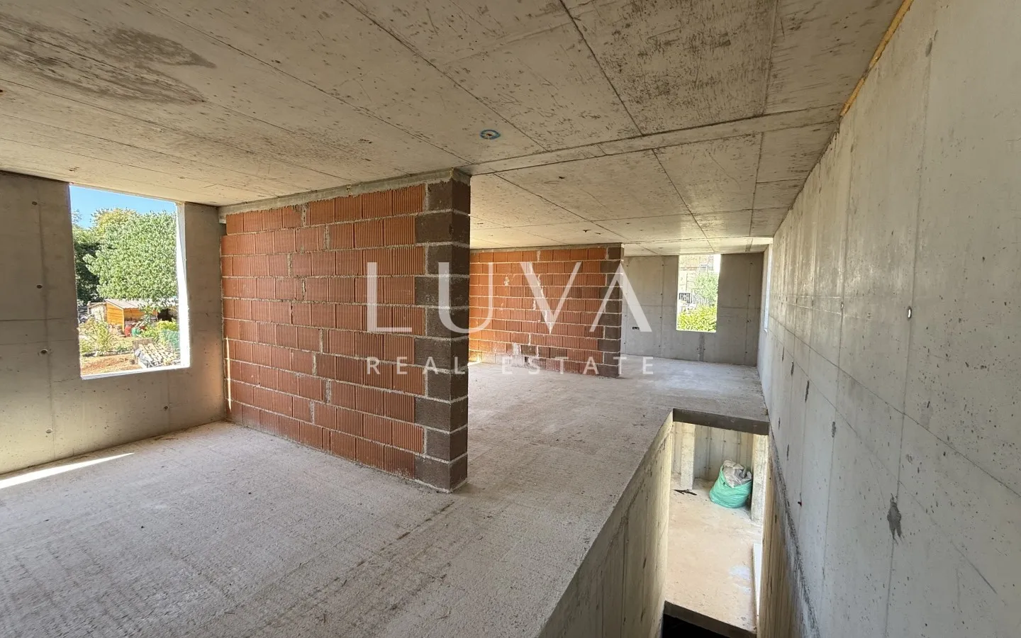Istria, Poreč, modern house with a pool and a cinema hall, 398.10 m²