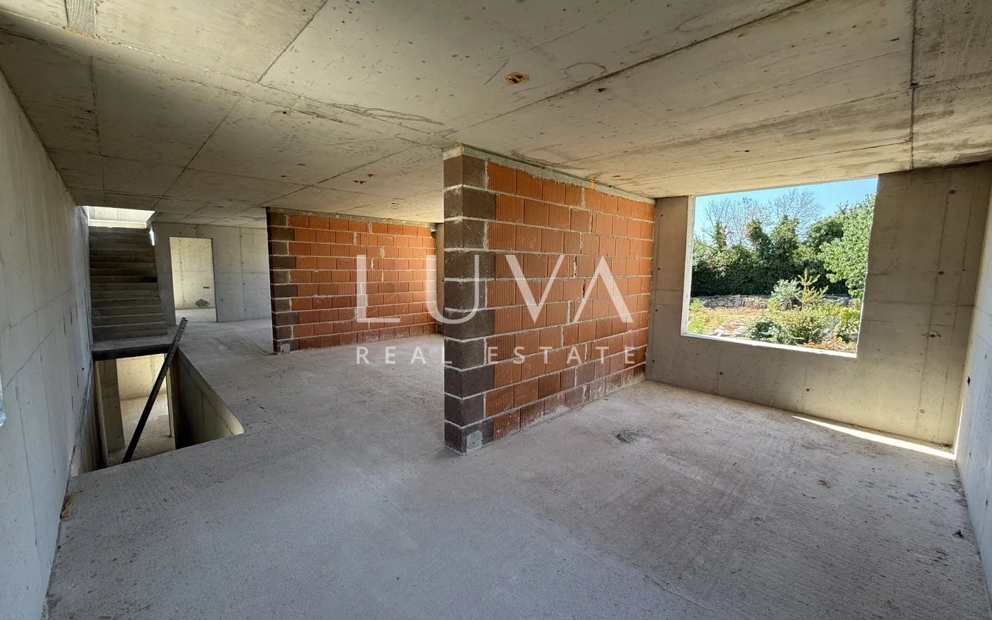 Istria, Poreč, modern house with a pool and a cinema hall, 398.10 m²