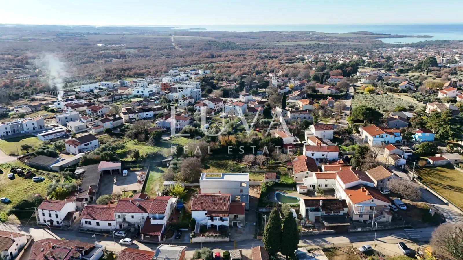 Istria, Poreč, modern house with a pool and a cinema hall, 398.10 m²