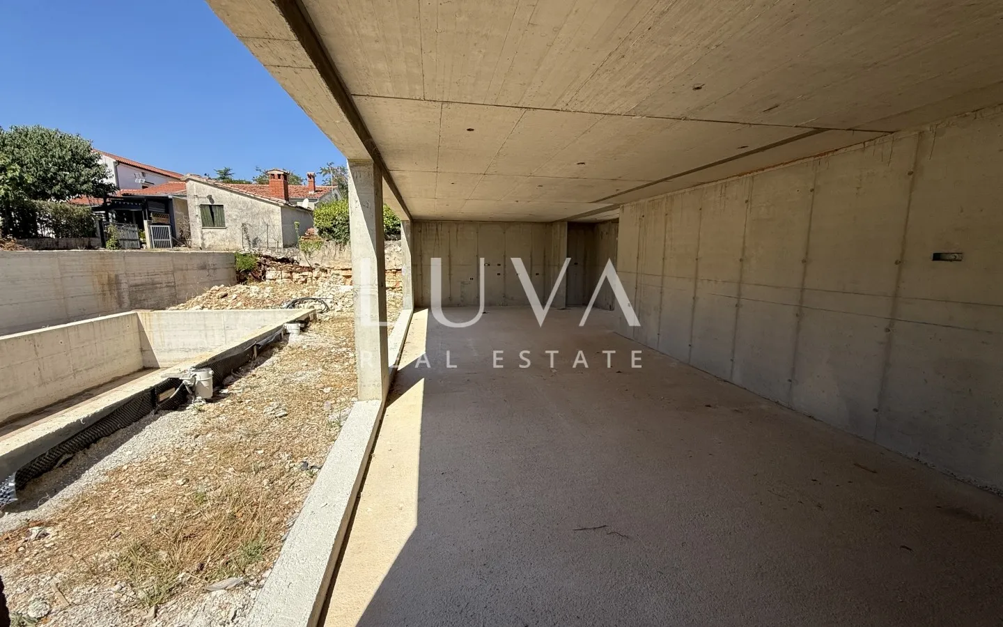 Istria, Poreč, modern house with a pool and a cinema hall, 398.10 m²