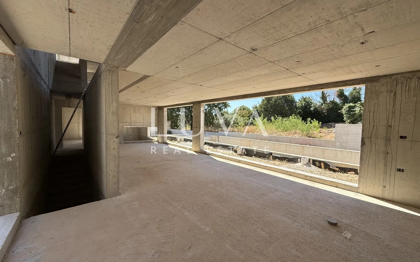Istria, Poreč, modern house with a pool and a cinema hall, 398.10 m²