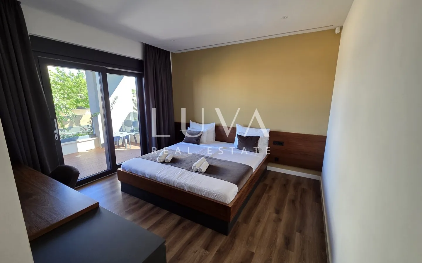 Pag, Novalja, complex of two luxury villas, 700 m², for sale
