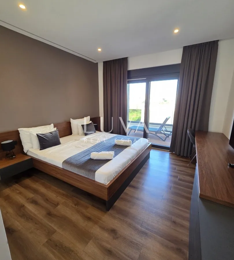 Pag, Novalja, complex of two luxury villas, 700 m², for sale