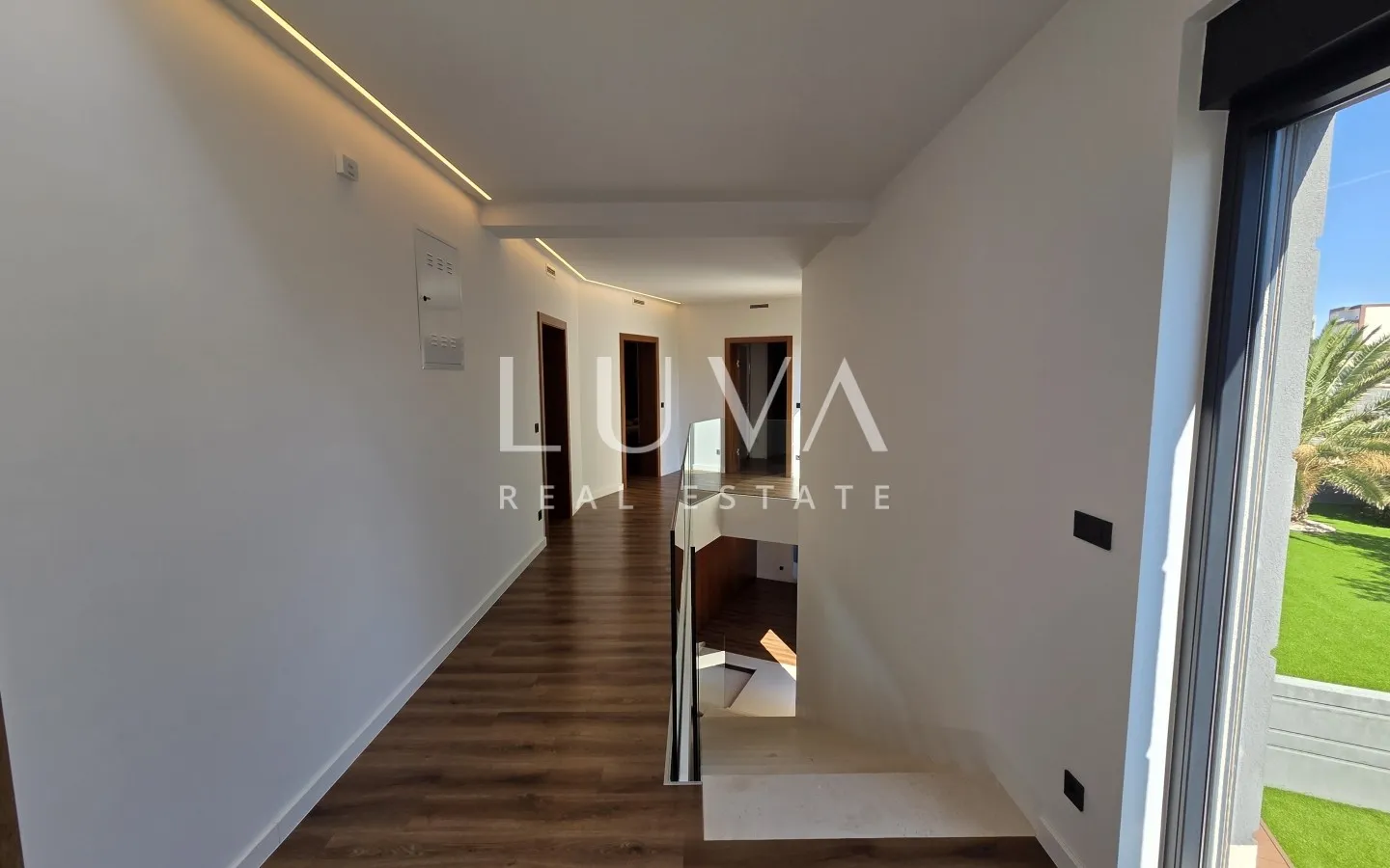 Pag, Novalja, complex of two luxury villas, 700 m², for sale