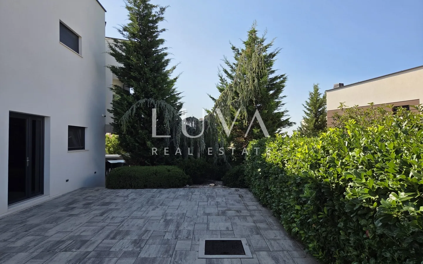 Pag, Novalja, complex of two luxury villas, 700 m², for sale