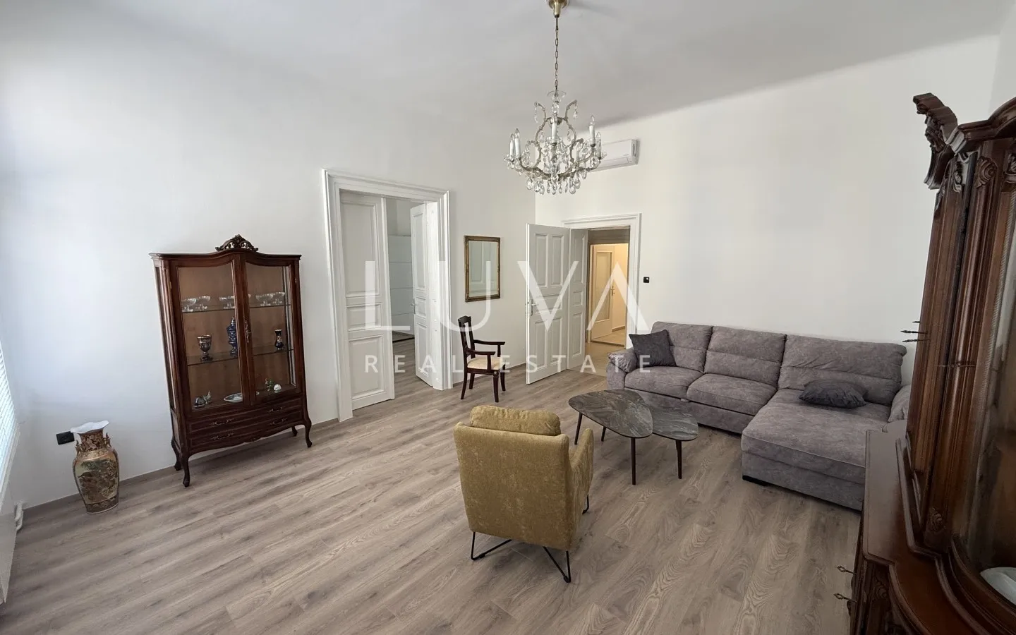 Zagreb, Zentrum, neu renovierte 3-Zimmer-Wohnung zu vermieten, 84 m²