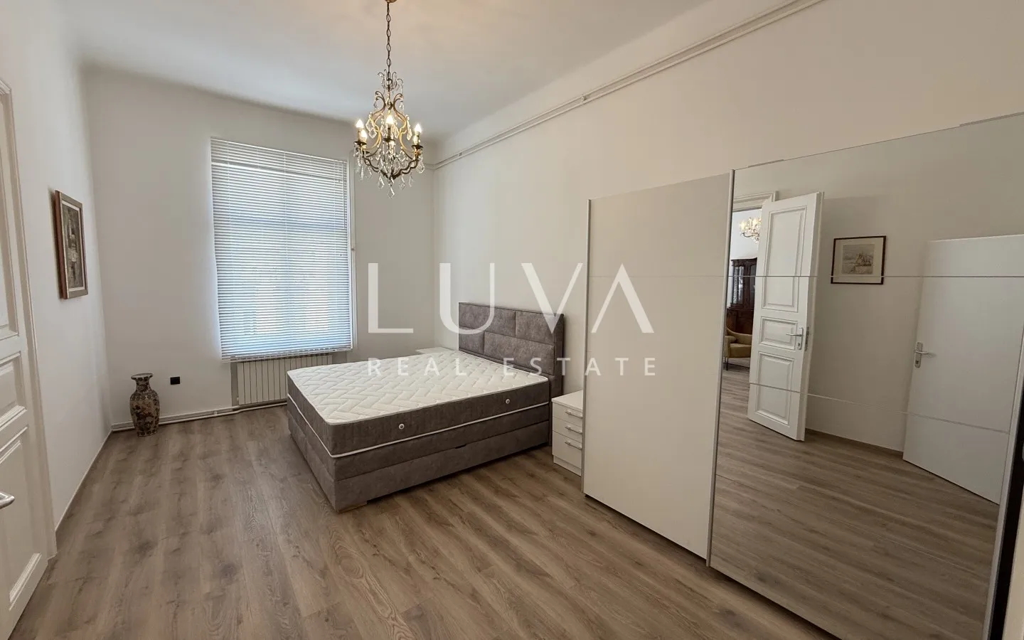 Zagreb, Zentrum, neu renovierte 3-Zimmer-Wohnung zu vermieten, 84 m²
