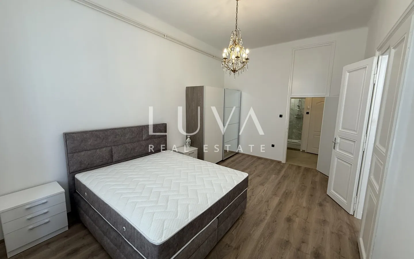 Zagreb, Zentrum, neu renovierte 3-Zimmer-Wohnung zu vermieten, 84 m²