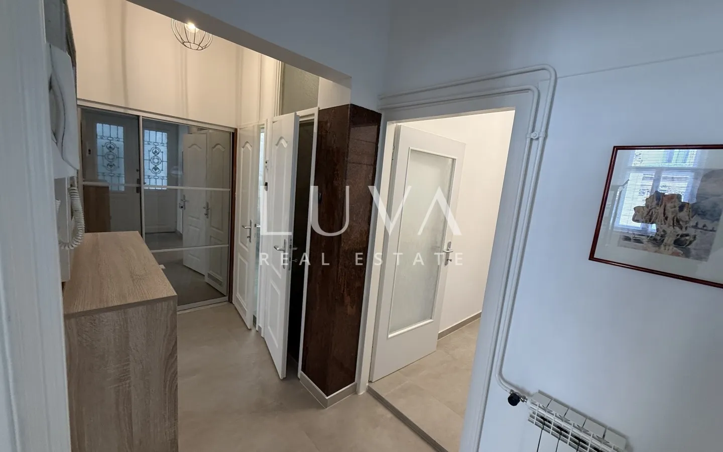 Zagreb, Zentrum, neu renovierte 3-Zimmer-Wohnung zu vermieten, 84 m²