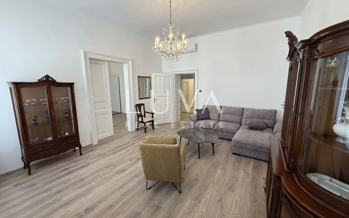 Zagreb, Zentrum, neu renovierte 3-Zimmer-Wohnung zu vermieten, 84 m²