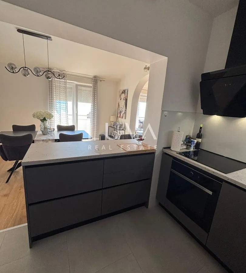 Split, Žnjan, 4 room apartment with sea view, 103 m², for sale