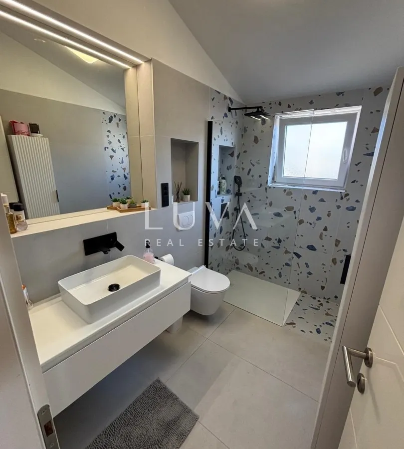 Split, Žnjan, 4 room apartment with sea view, 103 m², for sale