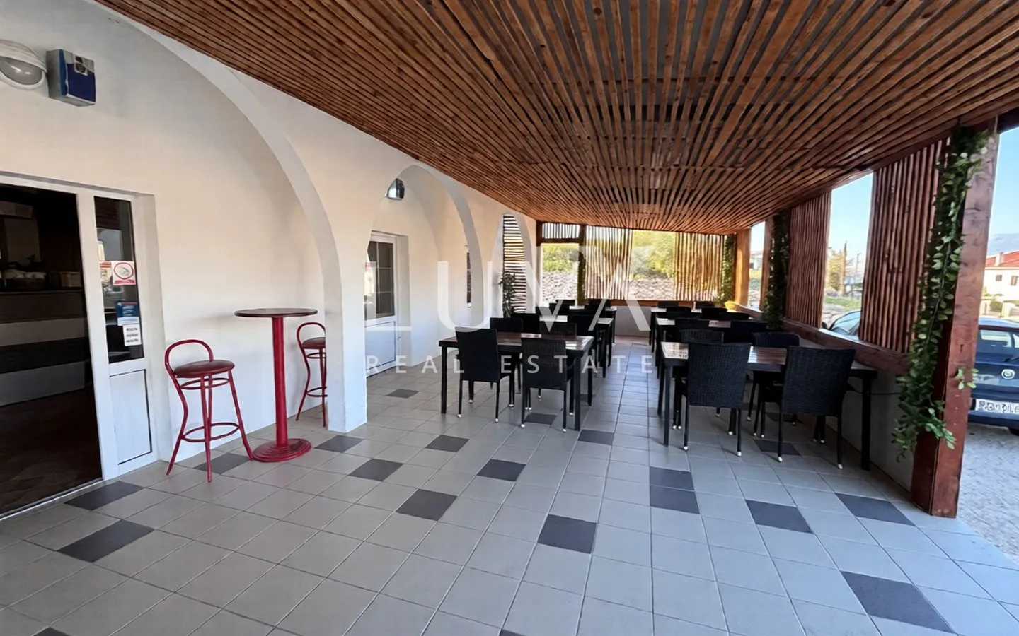 Island of Pag, Pag, hotel with restaurant and well-established business, 750 m²