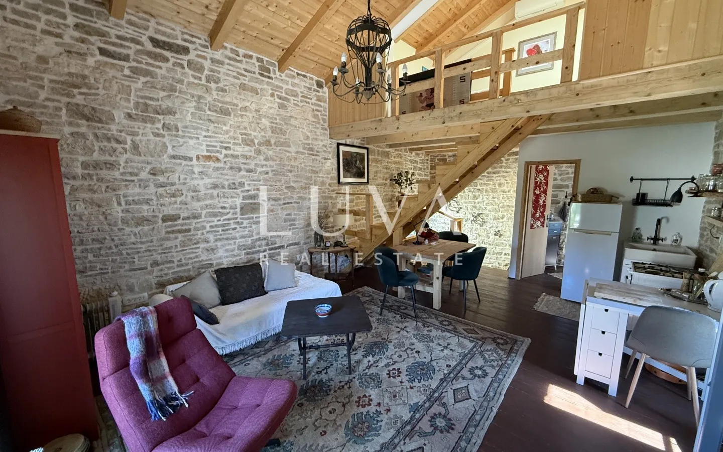 Istria, Grožnjan, Martinčići, stone semi-detached house, 105 m²
