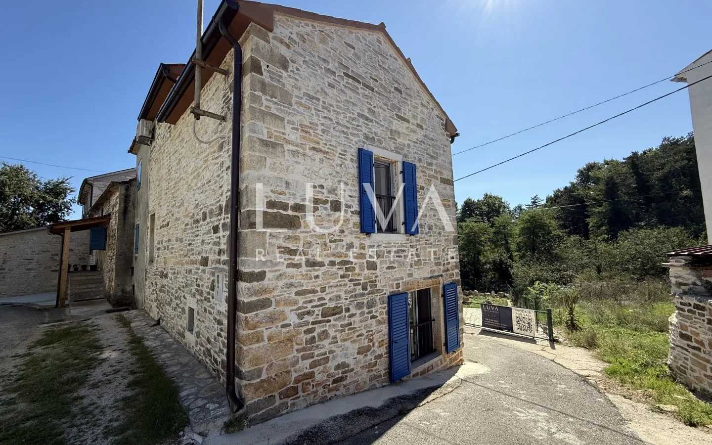 Istria, Grožnjan, Martinčići, stone semi-detached house, 105 m²