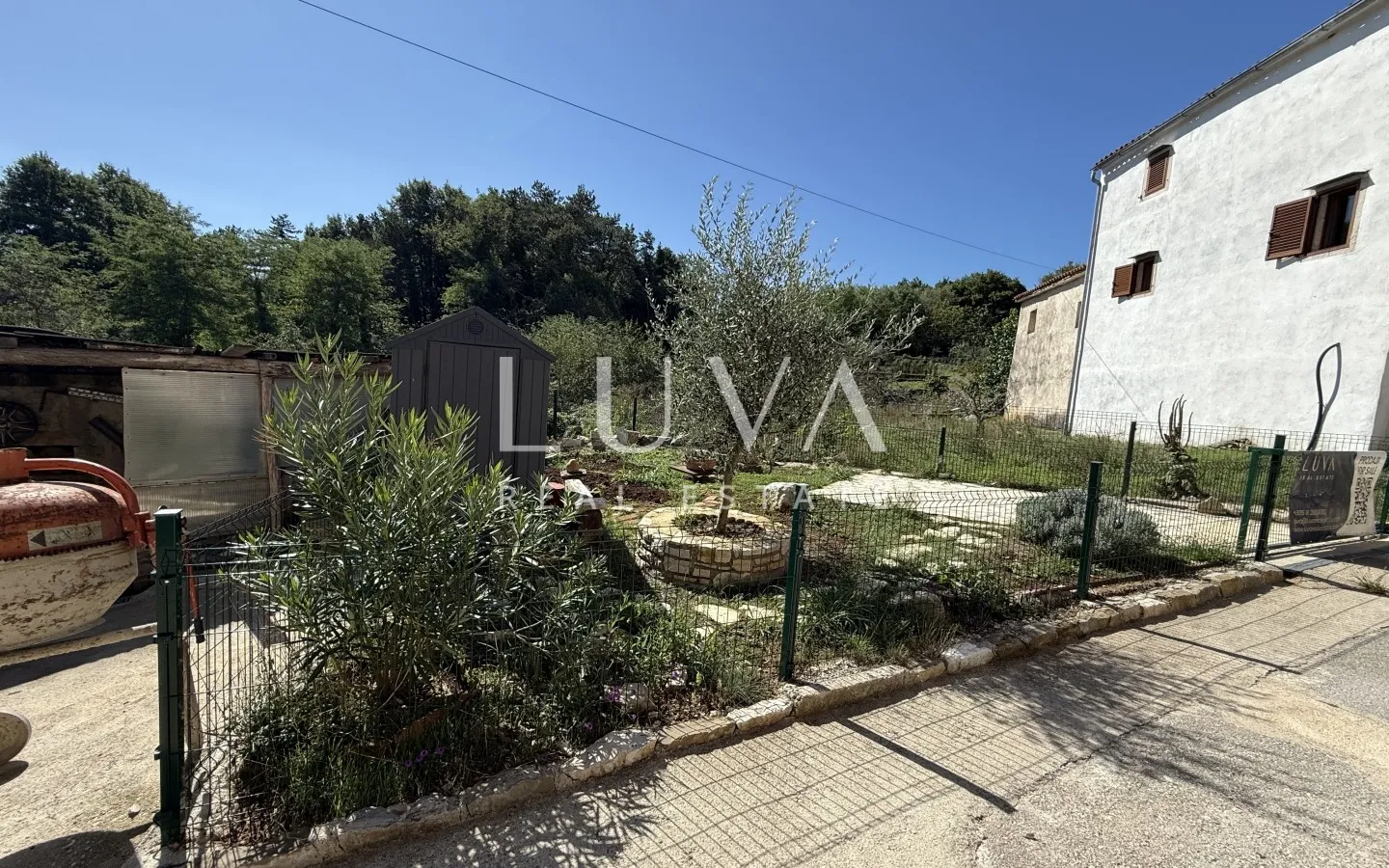 Istria, Grožnjan, Martinčići, stone semi-detached house, 105 m²