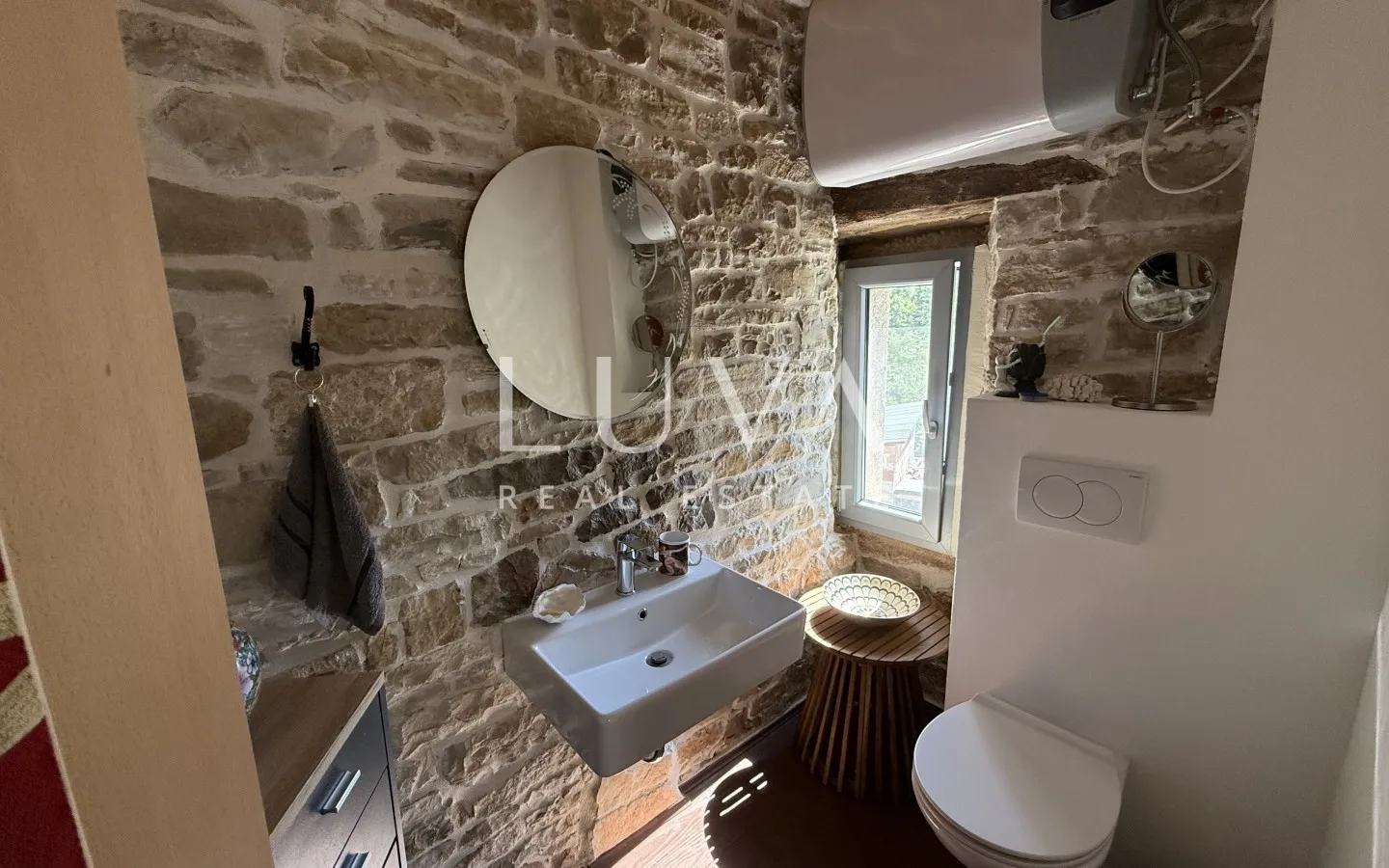 Istria, Grožnjan, Martinčići, stone semi-detached house, 105 m²