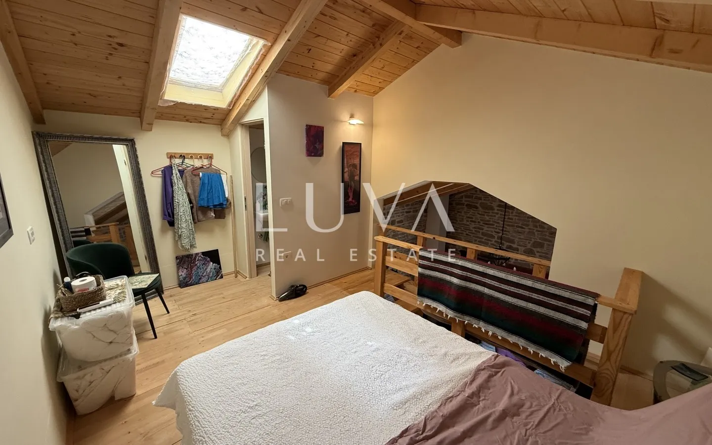 Istria, Grožnjan, Martinčići, stone semi-detached house, 105 m²