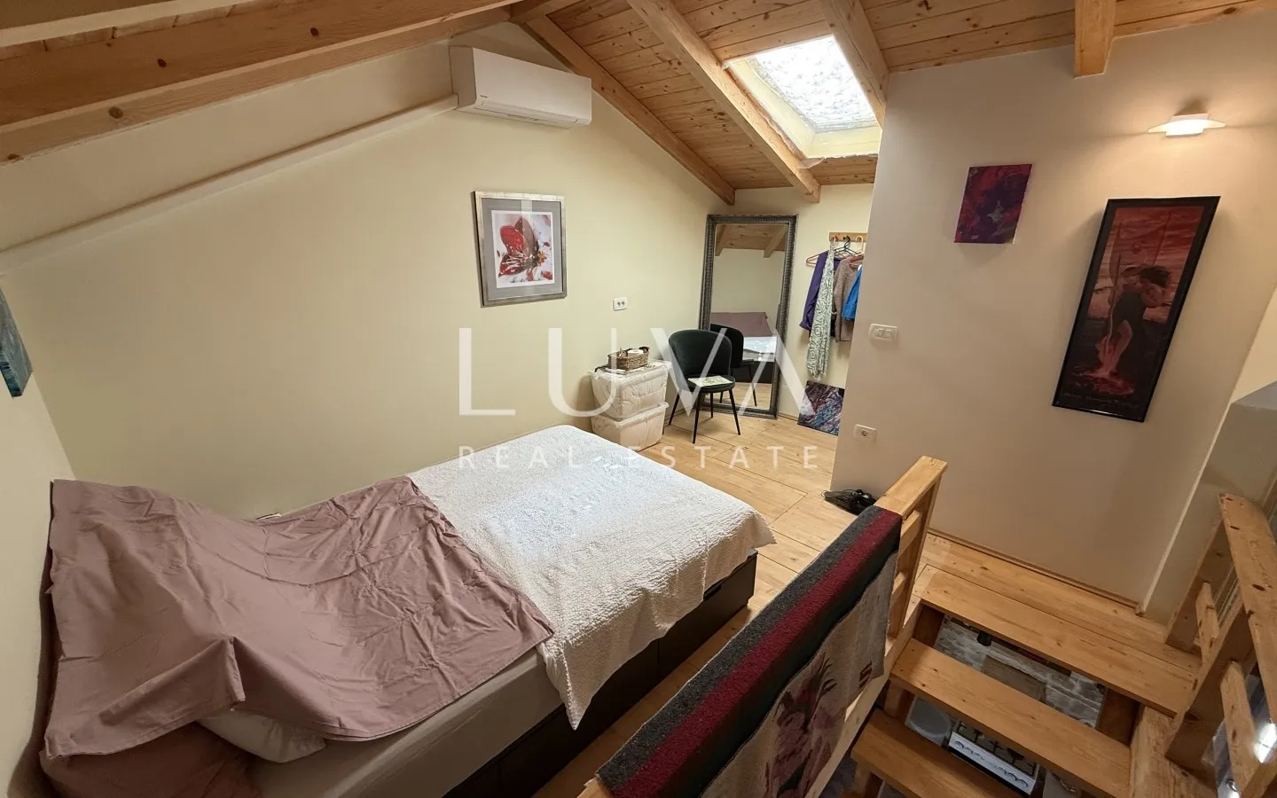 Istria, Grožnjan, Martinčići, stone semi-detached house, 105 m²