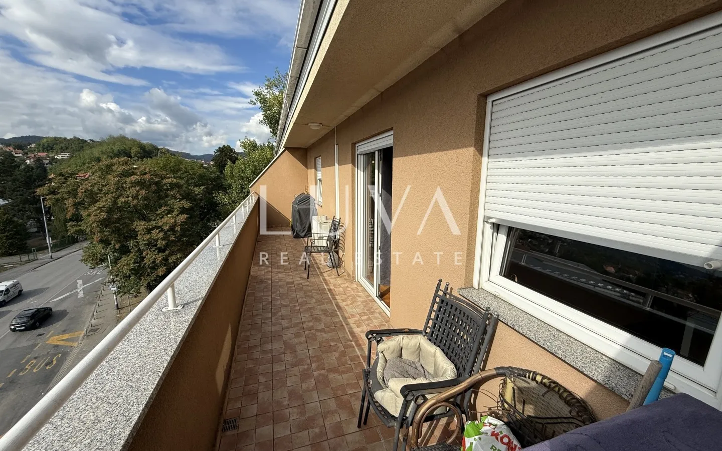 Zagreb, Vrapče, Penthouse mit zwei Balkonen, 90 m²