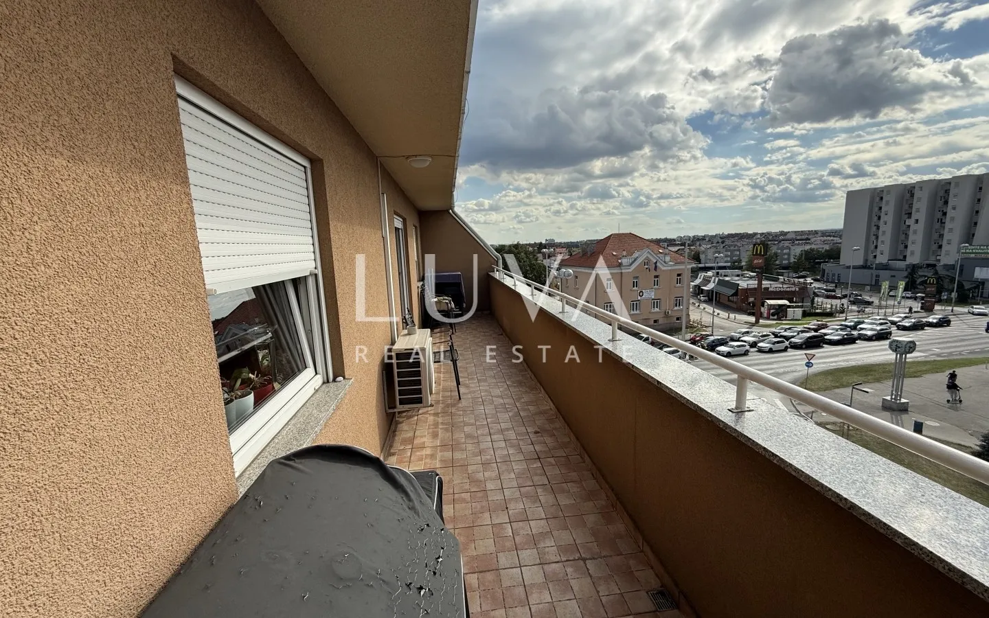 Zagreb, Vrapče, Penthouse mit zwei Balkonen, 90 m²