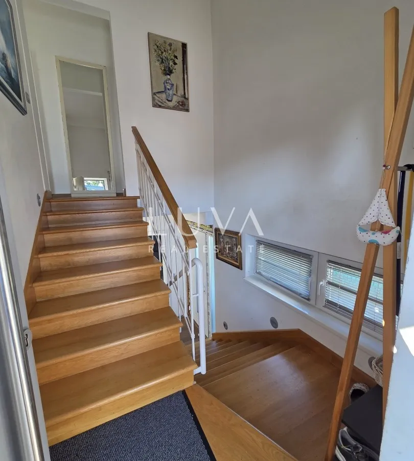 Zagreb, Šalata, Haus 310 m2 zur Anpassung, Garage, zu verkaufen