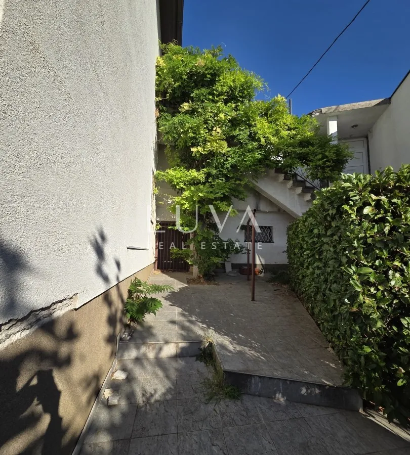 Zagreb, Šalata, Haus 310 m2 zur Anpassung, Garage, zu verkaufen