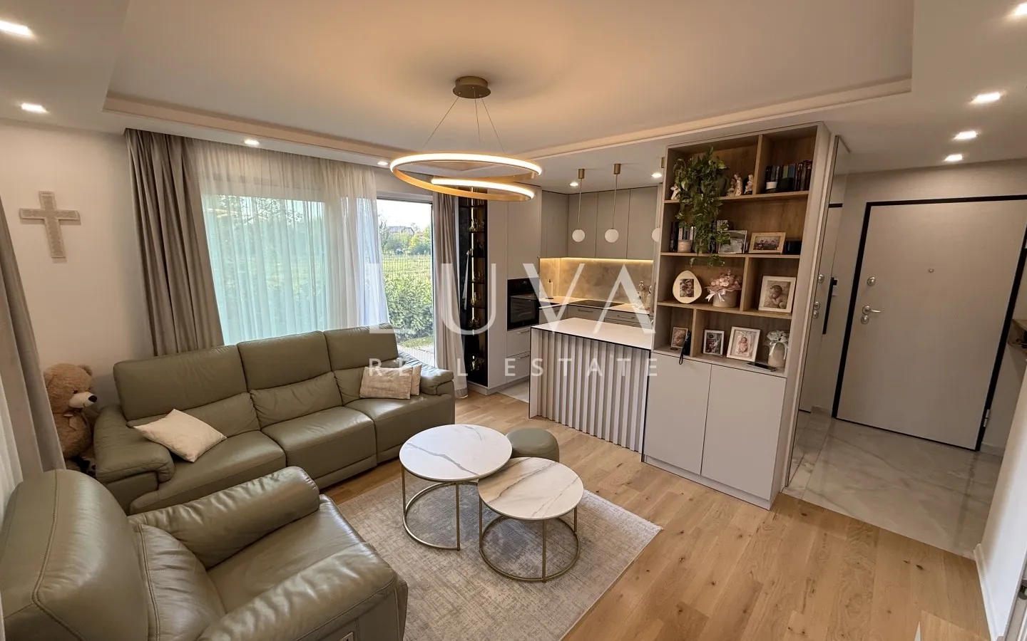 Zagreb, Blato, designer two-room apartment with garden, NKP 68 m²