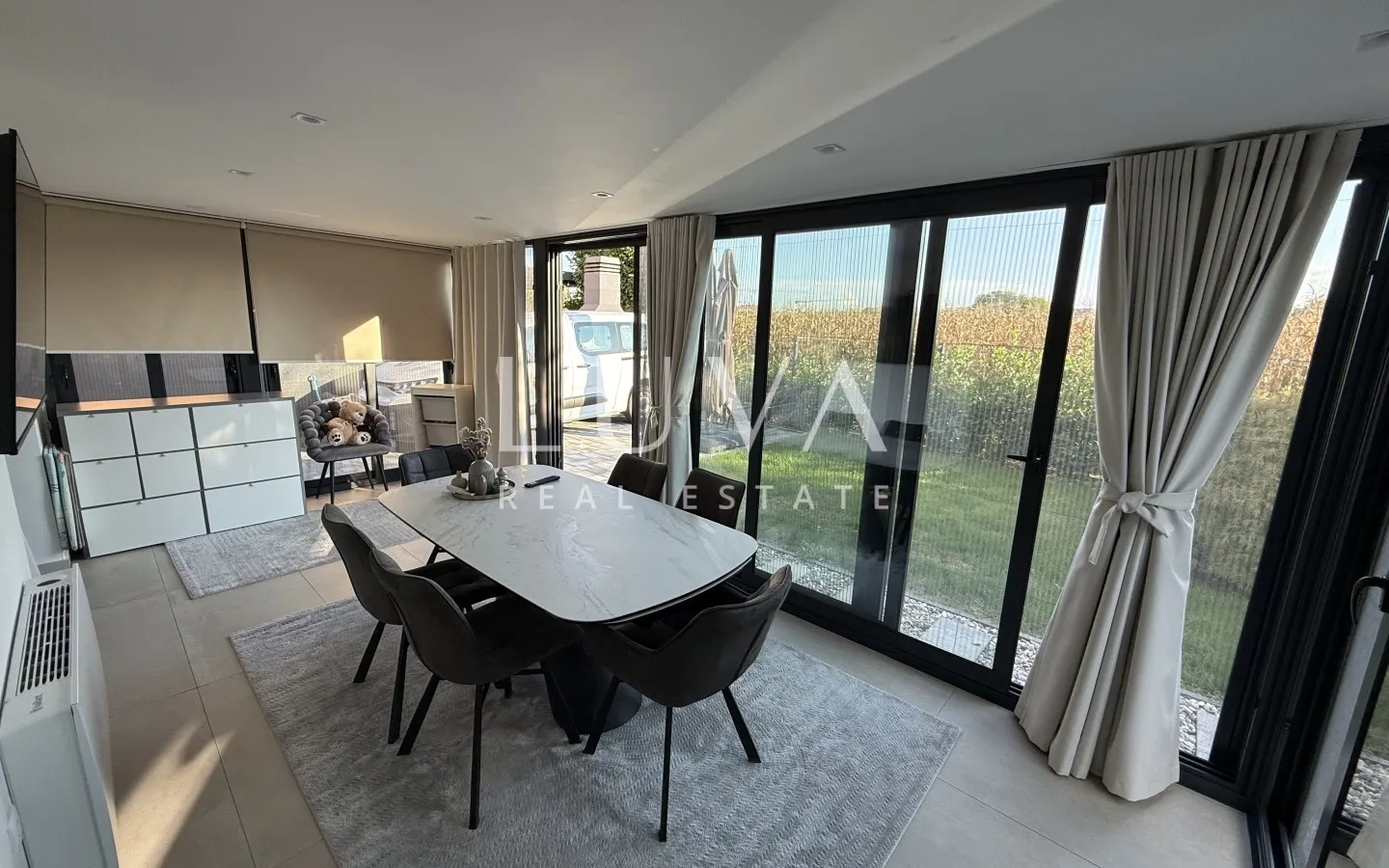 Zagreb, Blato, designer two-room apartment with garden, NKP 68 m²