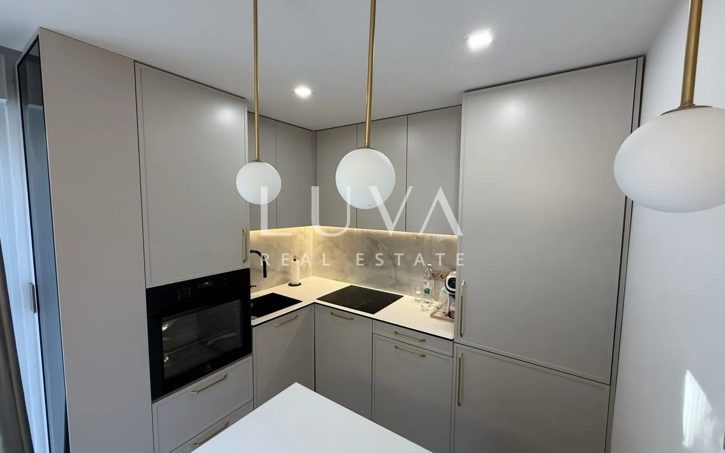 Zagreb, Blato, designer two-room apartment with garden, NKP 68 m²