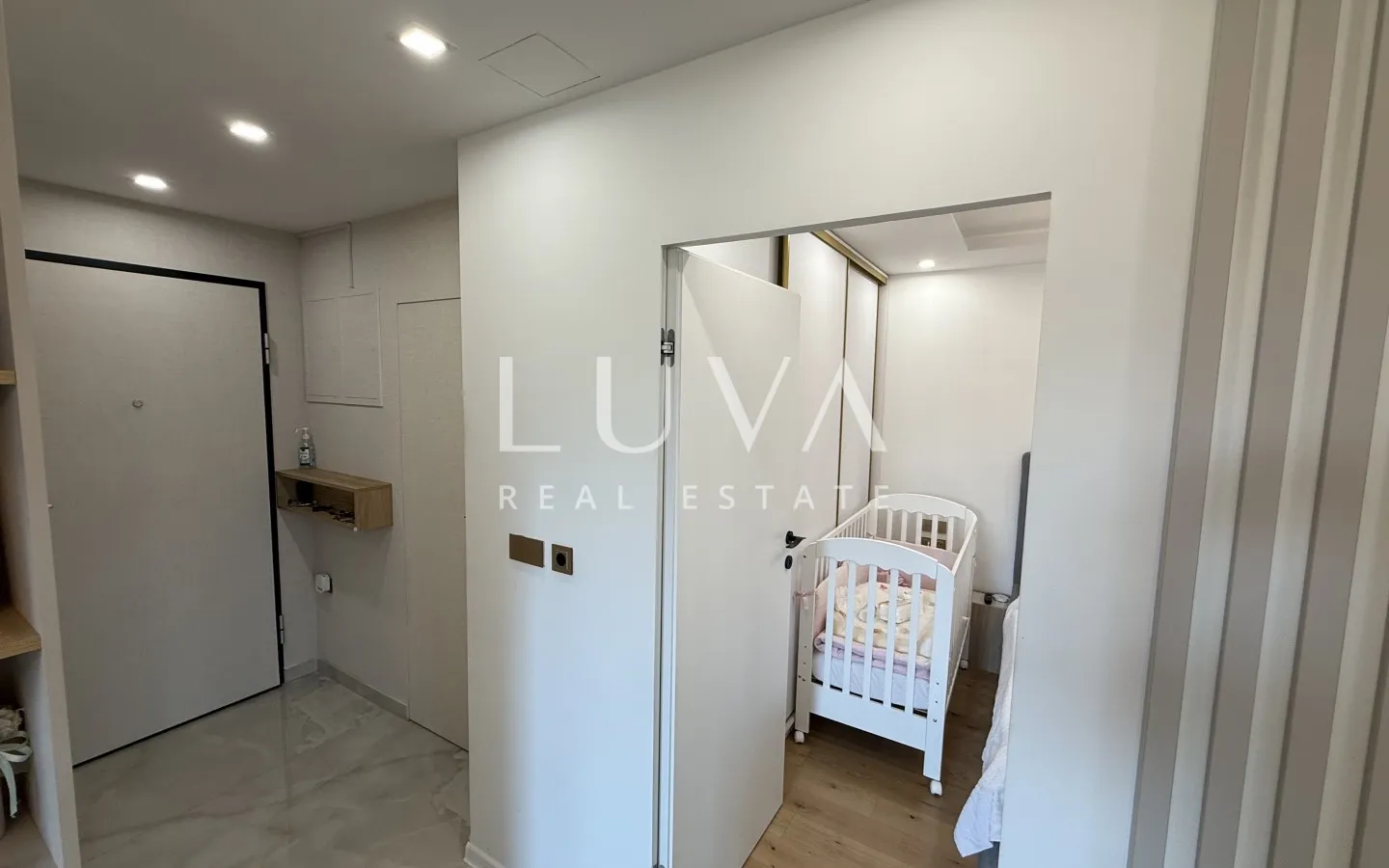 Zagreb, Blato, designer two-room apartment with garden, NKP 68 m²