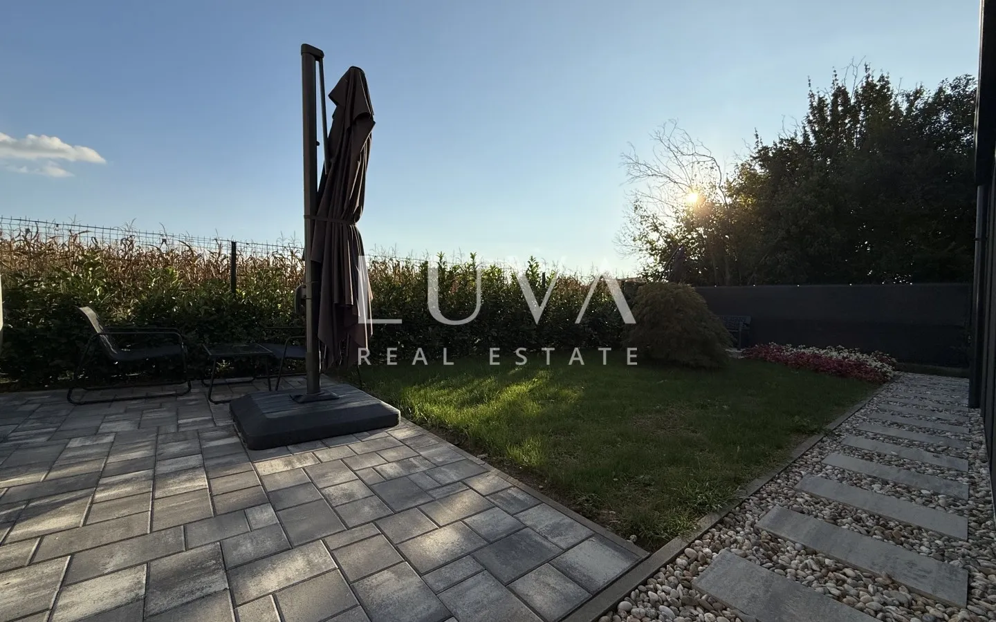 Zagreb, Blato, designer two-room apartment with garden, NKP 68 m²