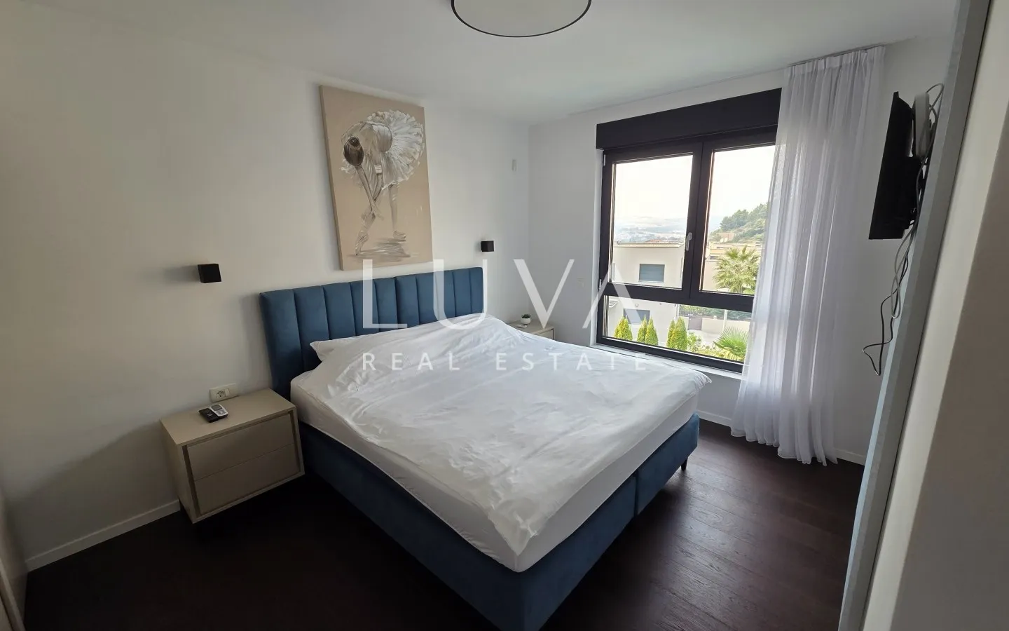 Split, Strožanac, moderna kuća 300 m2 s bazenom, za najam