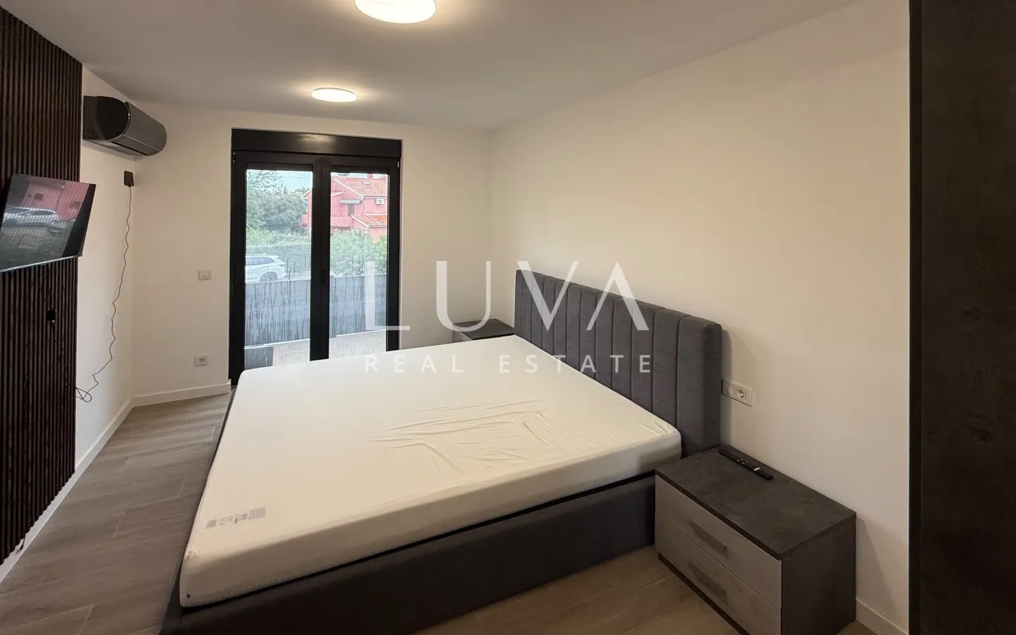 Istra, Poreč, three room apartment in a quiet neighborhood