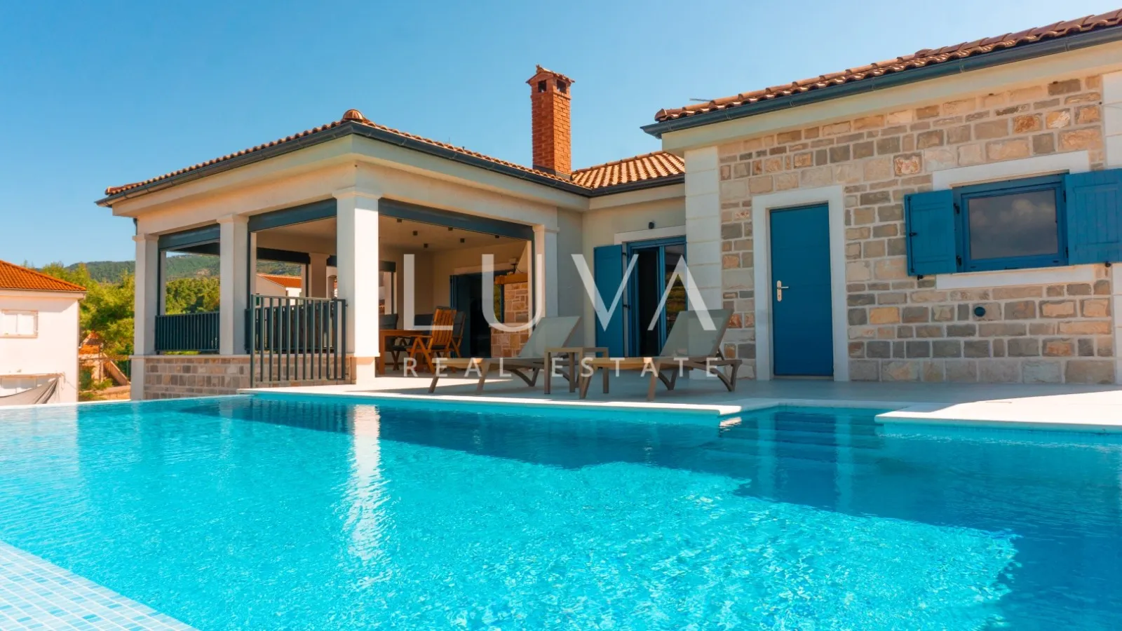 Hvar, Jelsa, 235 m² stone house with pool, for sale