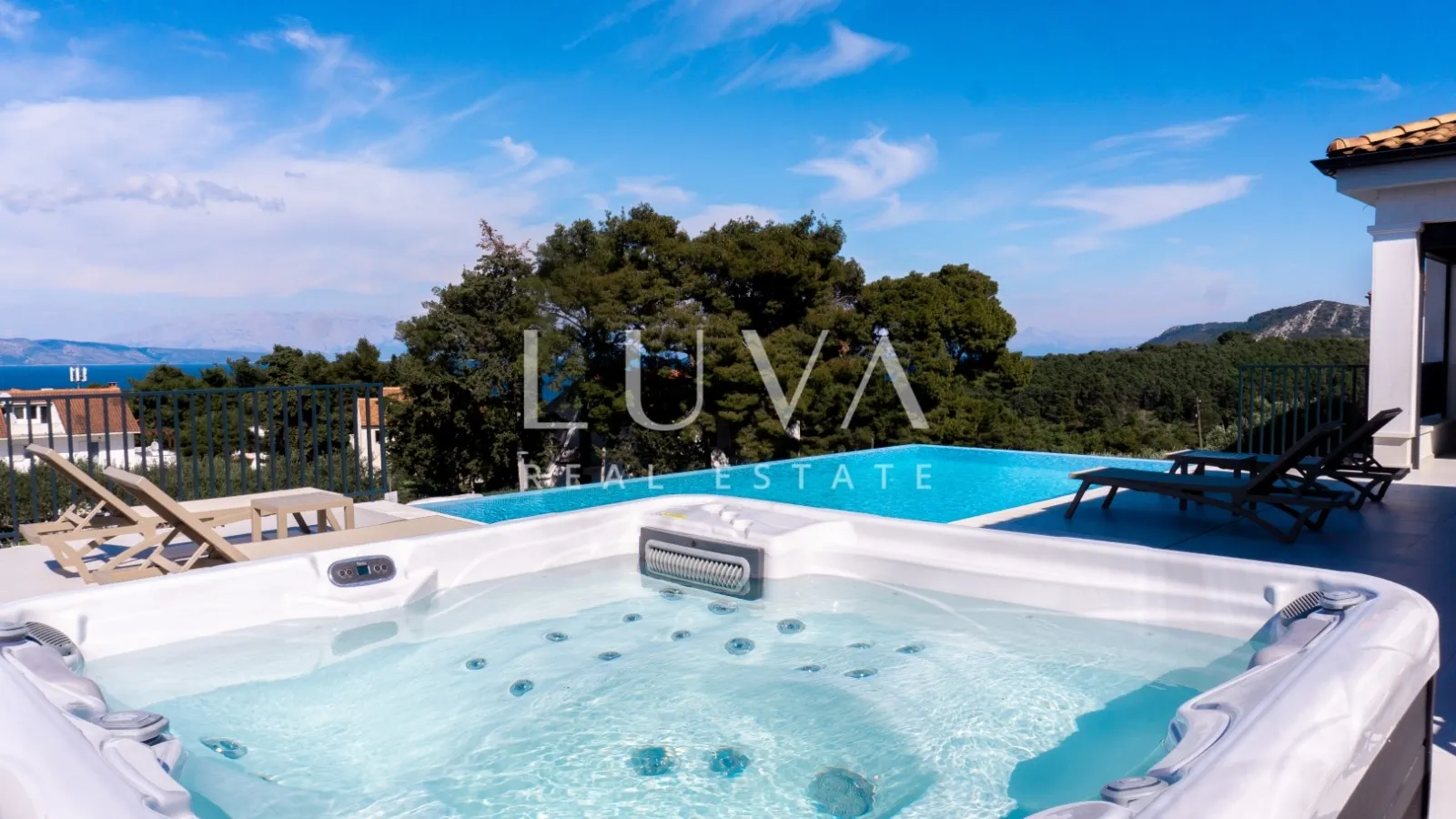 Hvar, Jelsa, 235 m² stone house with pool, for sale