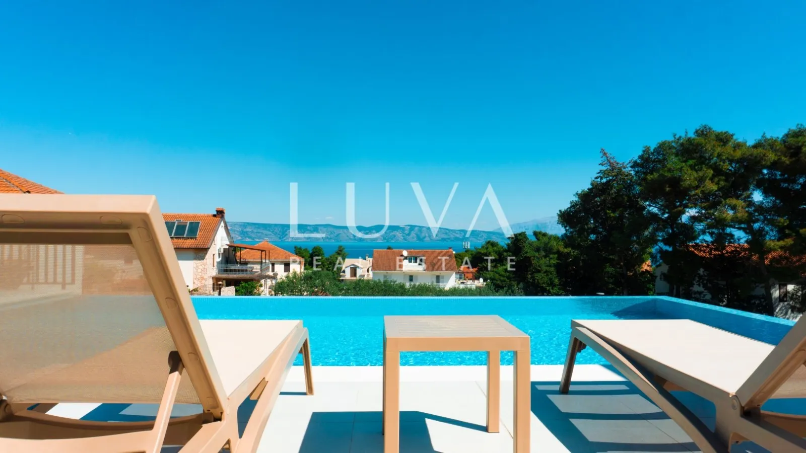 Hvar, Jelsa, 235 m² stone house with pool, for sale