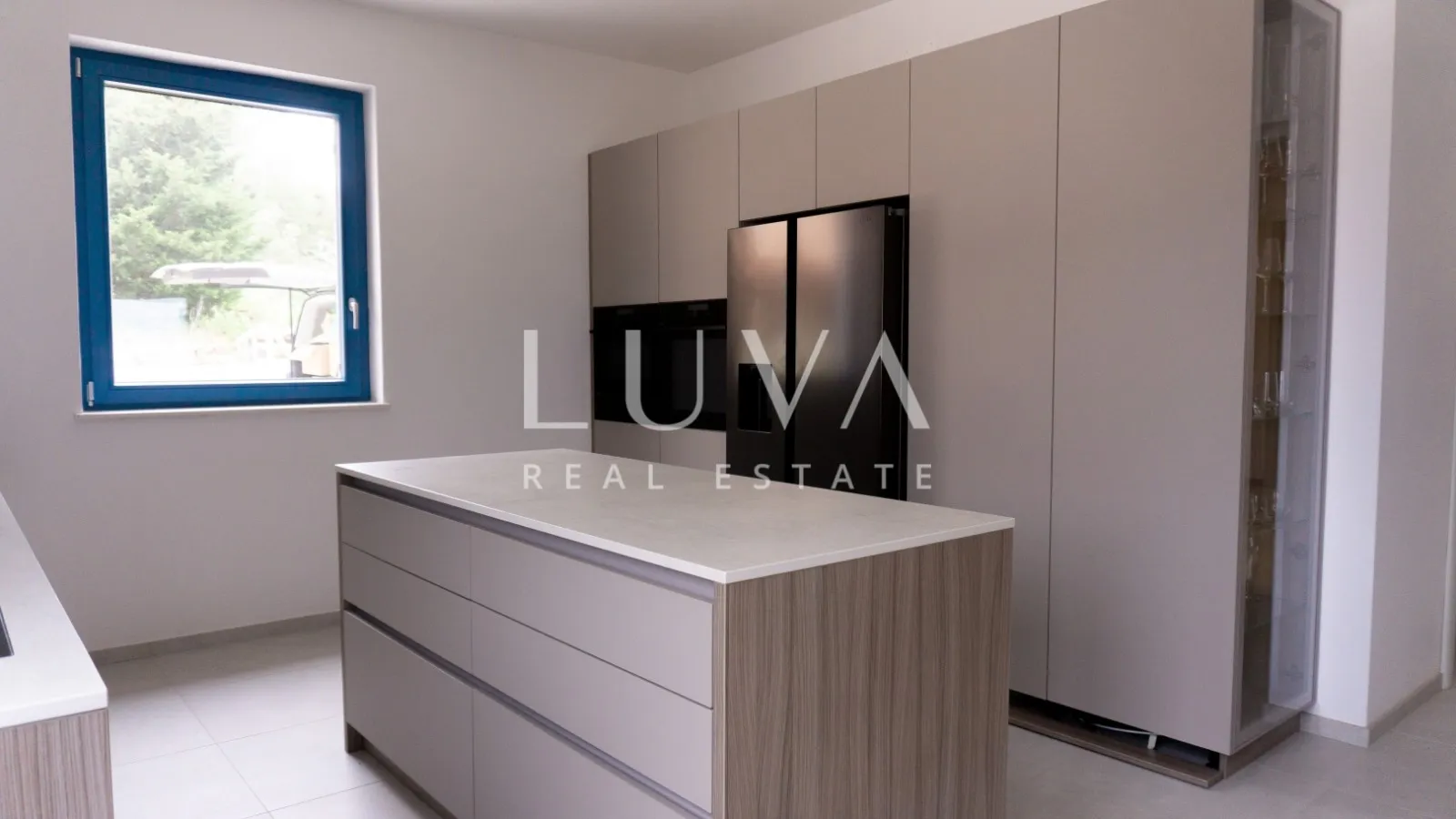 Hvar, Jelsa, 235 m² stone house with pool, for sale