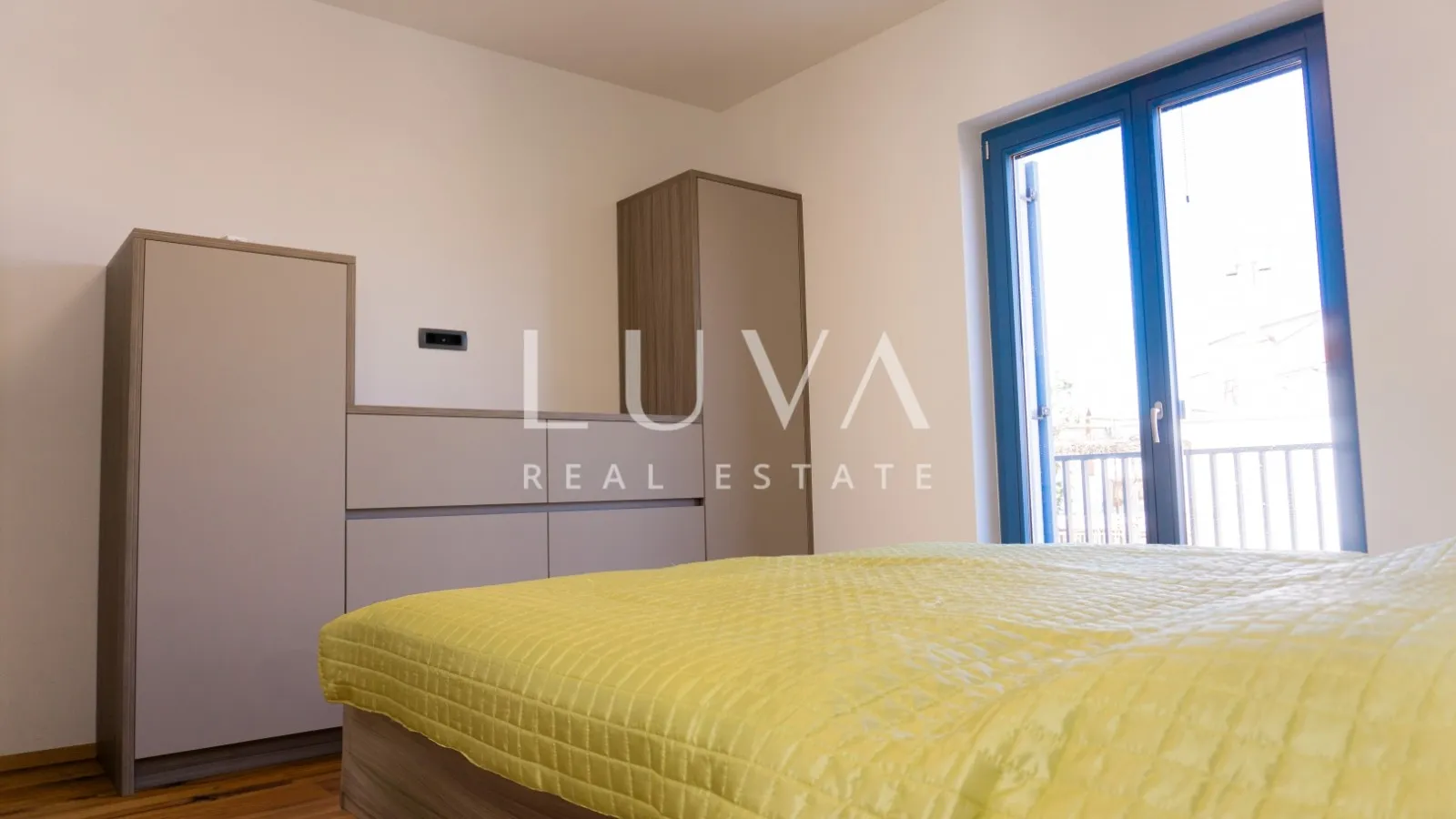 Hvar, Jelsa, 235 m² stone house with pool, for sale